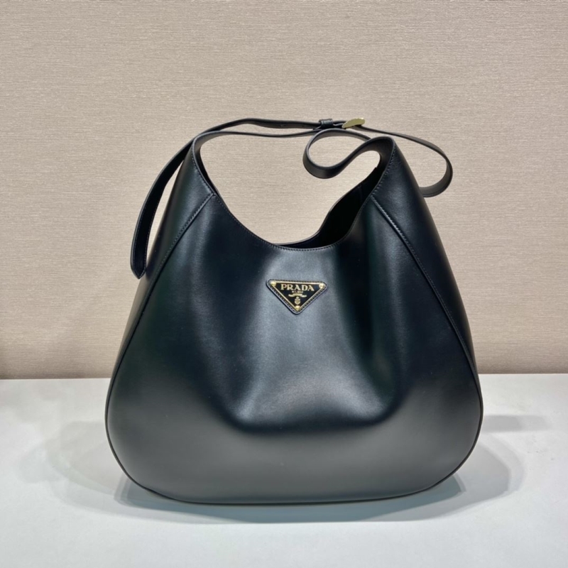 Pra*a cleo bags
